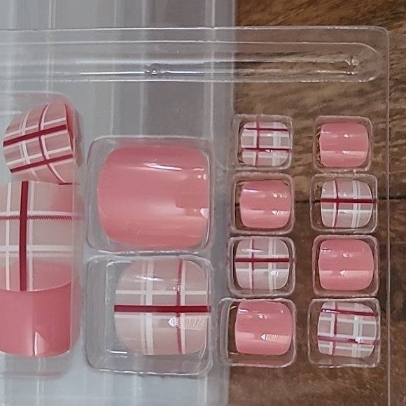 2/$16 Pink Plaid Press on Toenails - Picture 11 of 11
